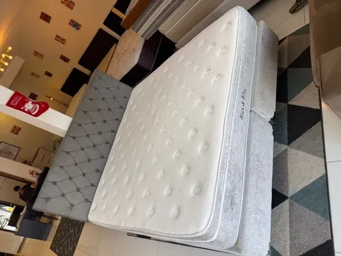 Cama box KING SEMINOVA TOP COM CABECEIRA DE BRINDE