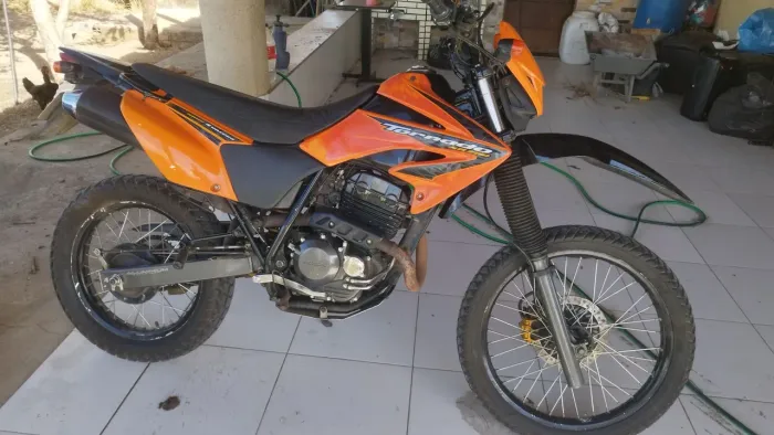 Tornado 2008 Laranja , top, toda em condições, Único dono , sem multa , peças novas