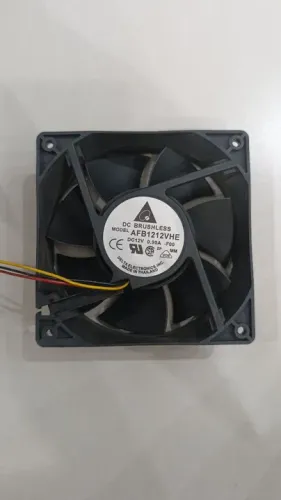 Kit de 3 Cooler/fans -12v, 0.9 ampere, Marca delta DC Brushless