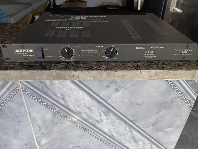 Vendo amplificador Wattson Slim de 750W valor 550 reais