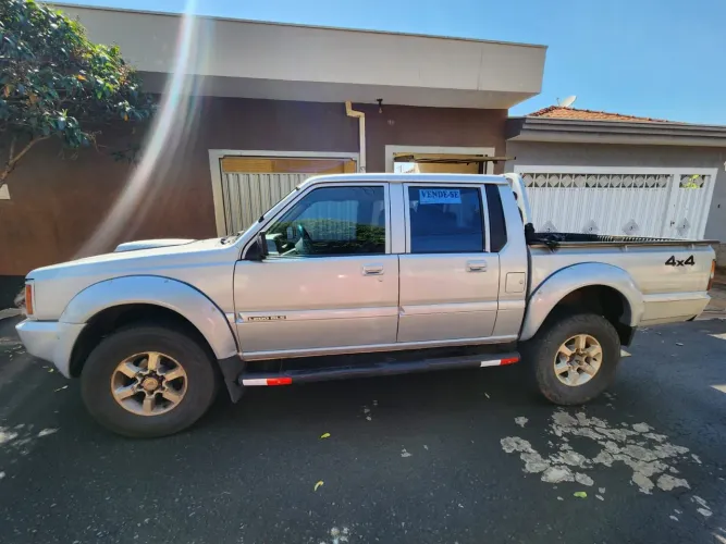 Mitsubishi L200 GLS 2.5 4X4 CD Diesel 2005