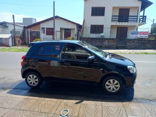 Toyota Etios X 1.3 Flex 16V 5P Mec. 2017