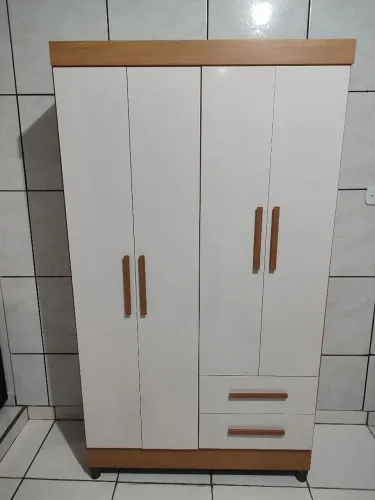 Guarda Roupa 4 Portas 