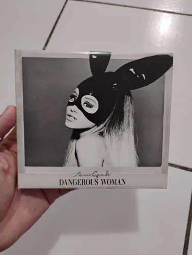 Cd ariana grande dangerous woman