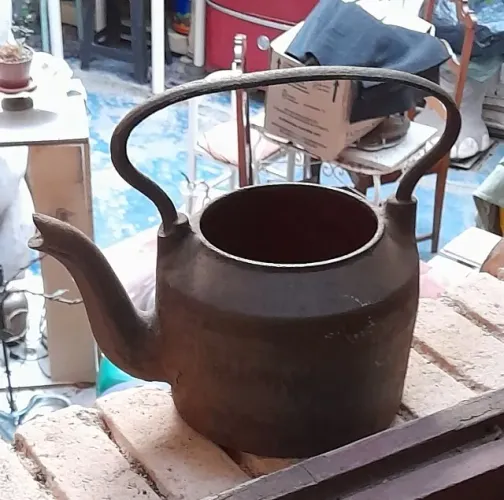 Chaleira de ferro fundido 