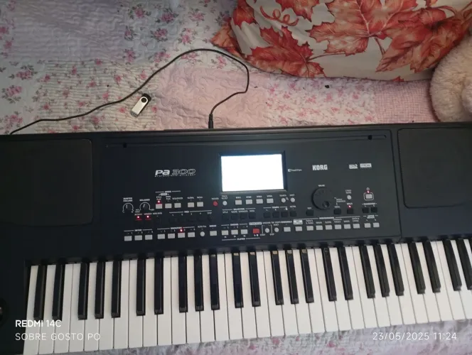 Teclado Korg Pa300 Profissional Arranjador