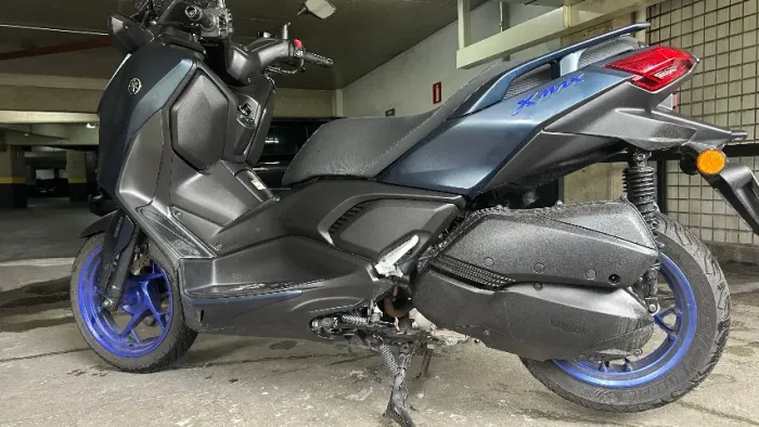 X Max connected 2024/2025