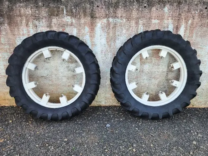 Par Pneus Agrícolas Radiais Michelin Finos p/ Pulverização 12.4-36 Completos Usados