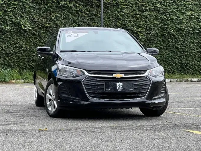 Chevrolet Onix Hatch LT 1.0 Turbo  2023 Com Apenas 18 mil kms Rodados
