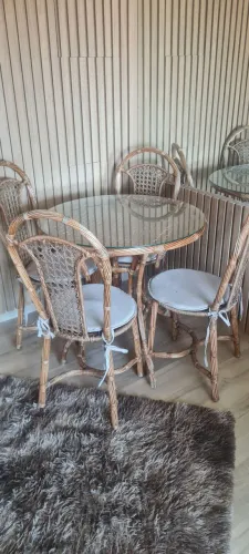 Mesa com 4 cadeiras