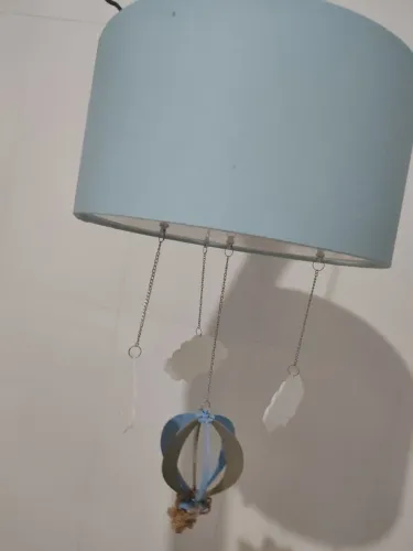 Lustre para quarto bebê, apenas 2 meses de uso