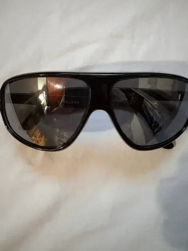 Óculos de Sol Cavalera Original Preto - Vintage - Detalhes Dourados