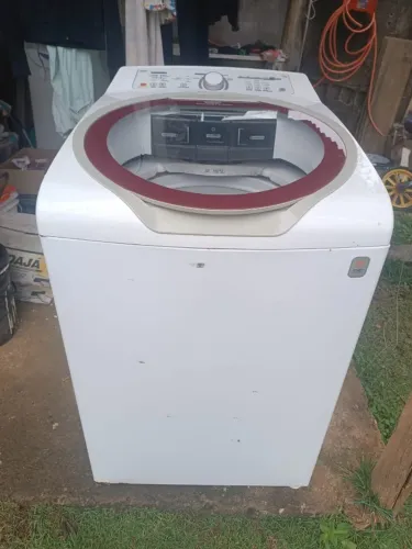 Máquina de lavar roupas 