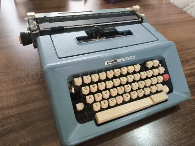 Olivetti Studio 46 - Para restauração / colecionador - R$ 50