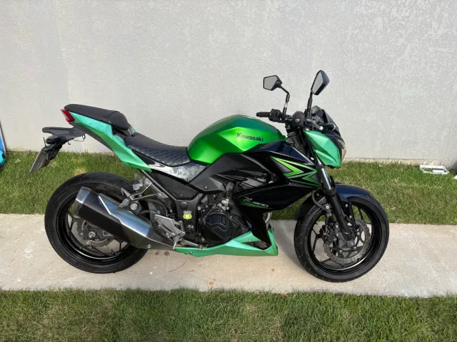 KAWASAKI BAIXO KM - moto de condomínio