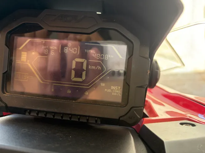 ADV 150 baixo km