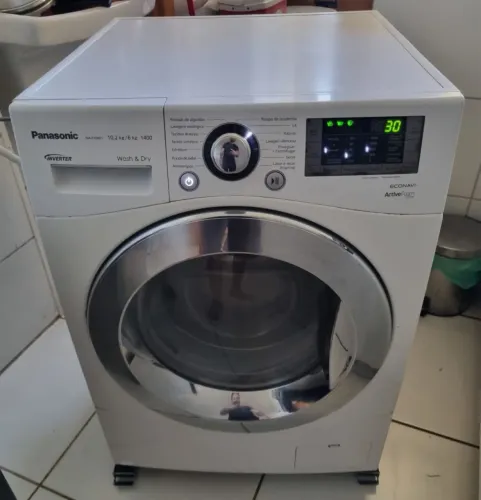 Vendo lava e seca Panasonic