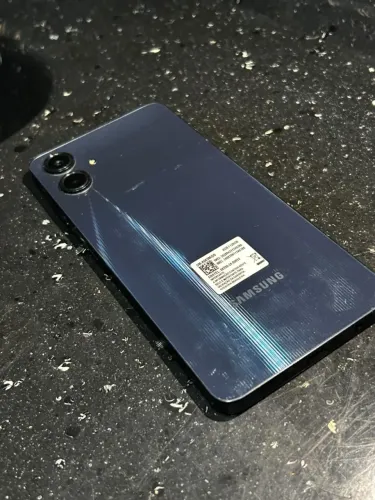 Samsung Galaxy A06 Azul - Celular em Bom Estado, Tela Funcionando Perfeitamente