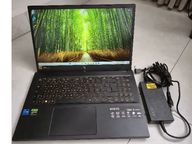 Notebook Acer Nitro V15 (15.6'', i7-13620H, RTX 4060, 16 GB RAM, 500 GB SSD)