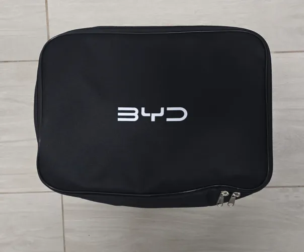 Carregador Portátil BYD novo