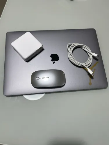 MC Book PRO