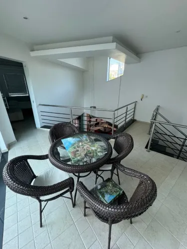 ÓTIMA CASA EM CONDOMINIO FECHADO