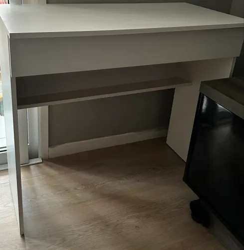 LIQUIDAÇÃO Escrivaninha Mesa estudo/computador/artesanato/atividades 1 gaveta