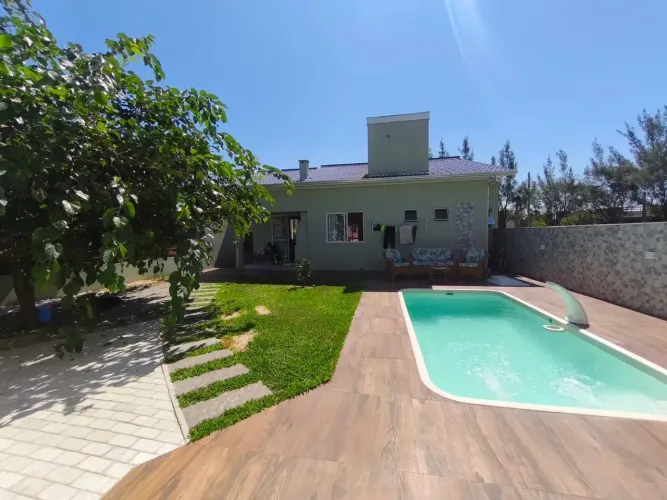 Linda casa na praia lagoa cortada em Balneário gaivota sc
