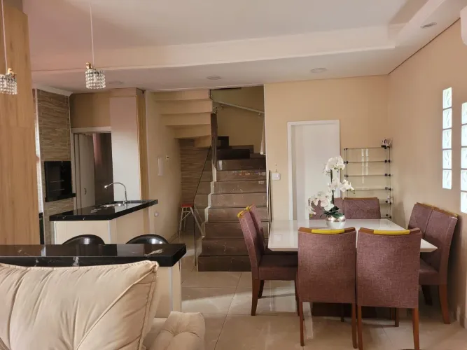 SOBRADO MOBILIADO Hauer/Boqueirão - IDEAL PARA QUEM VEM DE FORA- Direto Proprietário