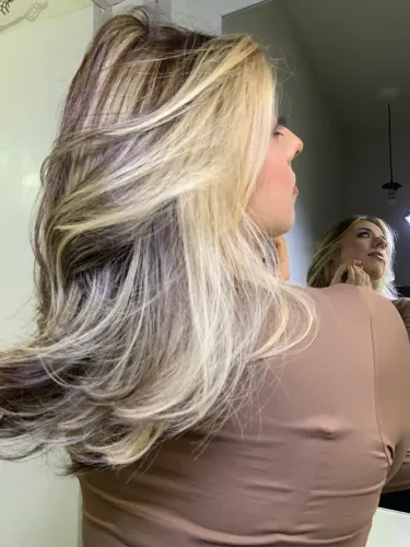 Luzes , mechas , morena iluminada