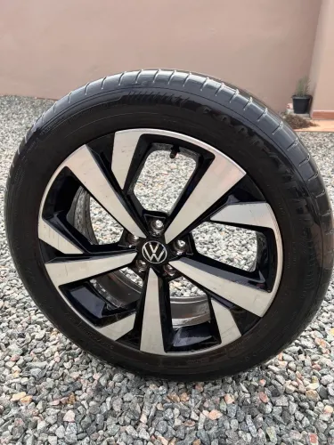 Rodas R17 c/ Pneus - Original Volkswagen 