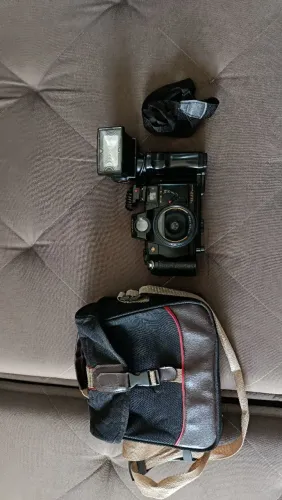 Vendo câmera Canon analógic + flash + bolsa 