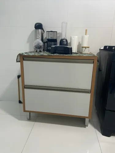 Vendo dois armários de cozinha 