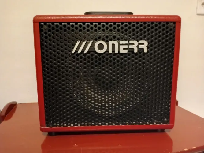 Amplificador Contrabaixo Onerr Bass Bruck 30 Watts com Drive de Distorção. 