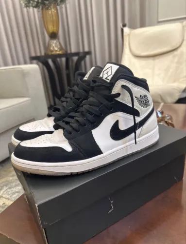 Air Jordan 1 Mid Diamond