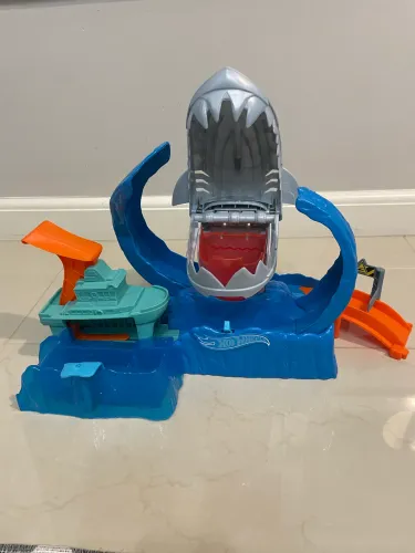 Hotwheels - lote com 9 itens - pistas e itens diversos