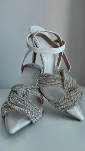 Scarpin branco/prata (35)