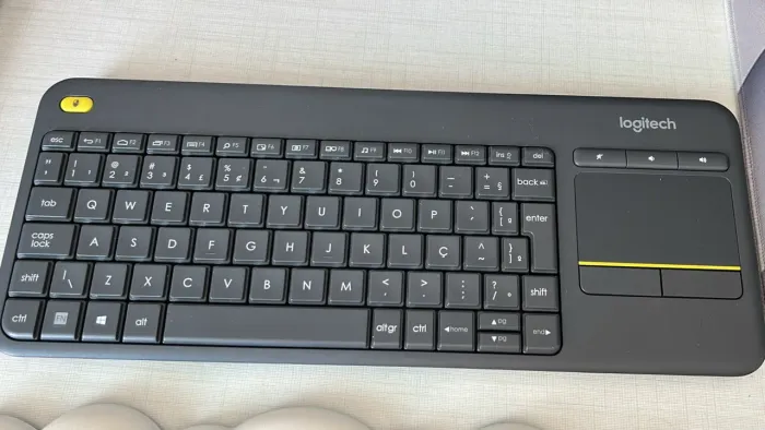 Teclado Logitech K400 Sem Fio com Touch