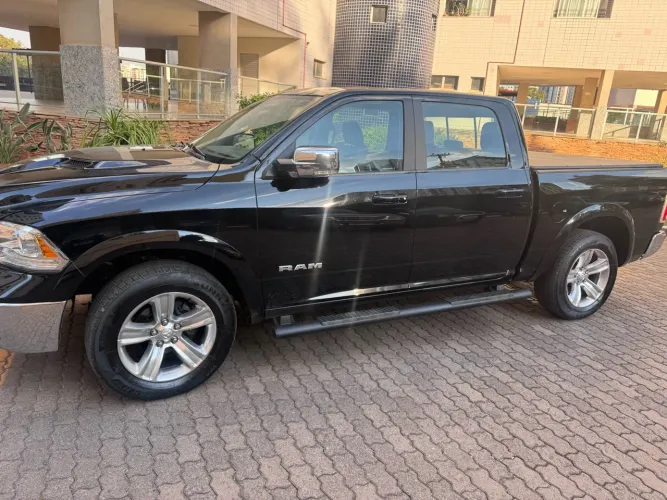Ram Classic Laramie 5.7 V8 16V Gasolina 4X4 Aut. 2022