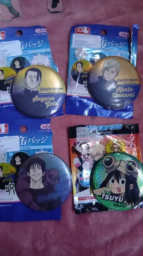 Bottons/Broochs Officiais - Jujusu  Kaisen e My Hero Academia
