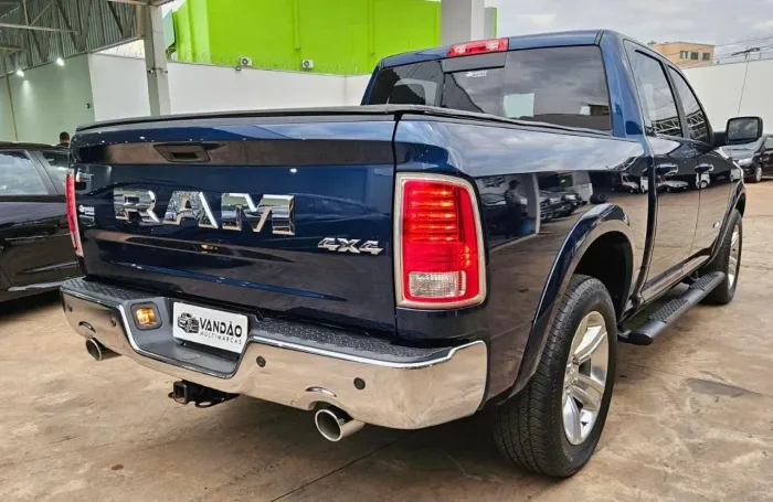 Ram Classic Laramie 5.7 V8 16V Gasolina 4X4 Aut. 2023