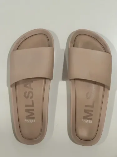 VENDO CHINELO MELISSA