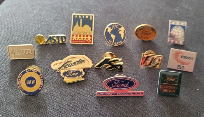 Pins diversos