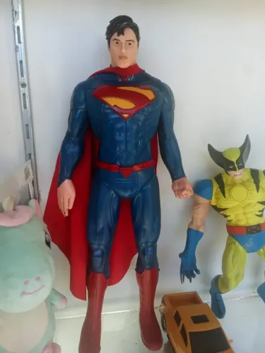 boneco grande super homem