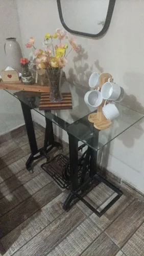Aparador de Pé de máquina antiga