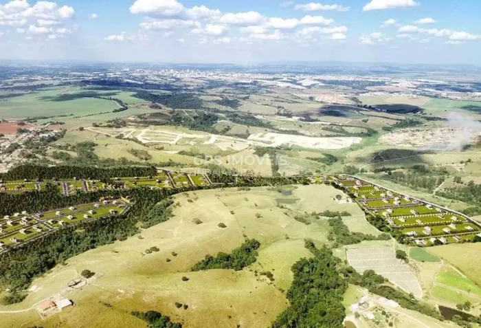 Terreno com 175 m² à venda no bairro Jardim Belvedere em Elias Fausto/SP.