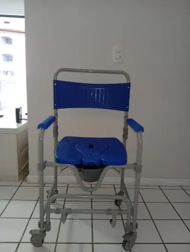 CADEIRA DE BANHO DELLAMED  NOVA Modelo D45