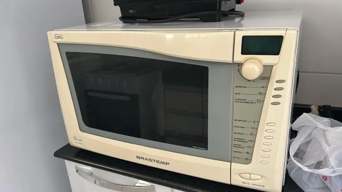 Microondas Brastemp 27 litros todo ok