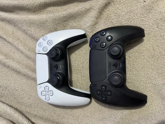 Playstation 5 slim 2 consoles