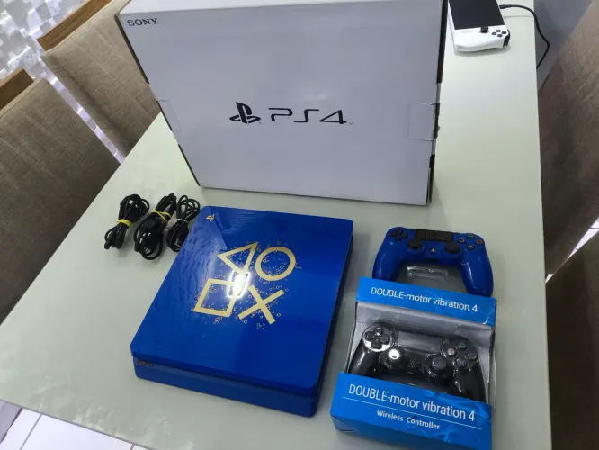 Ps4 slim days of play serial batendo com caixa